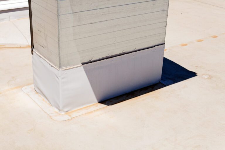 25277042_flat-roof-on-industrial-hall