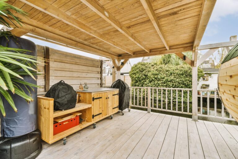 50723702_a-deck-with-a-wood-floor-and-a-wooden-roof